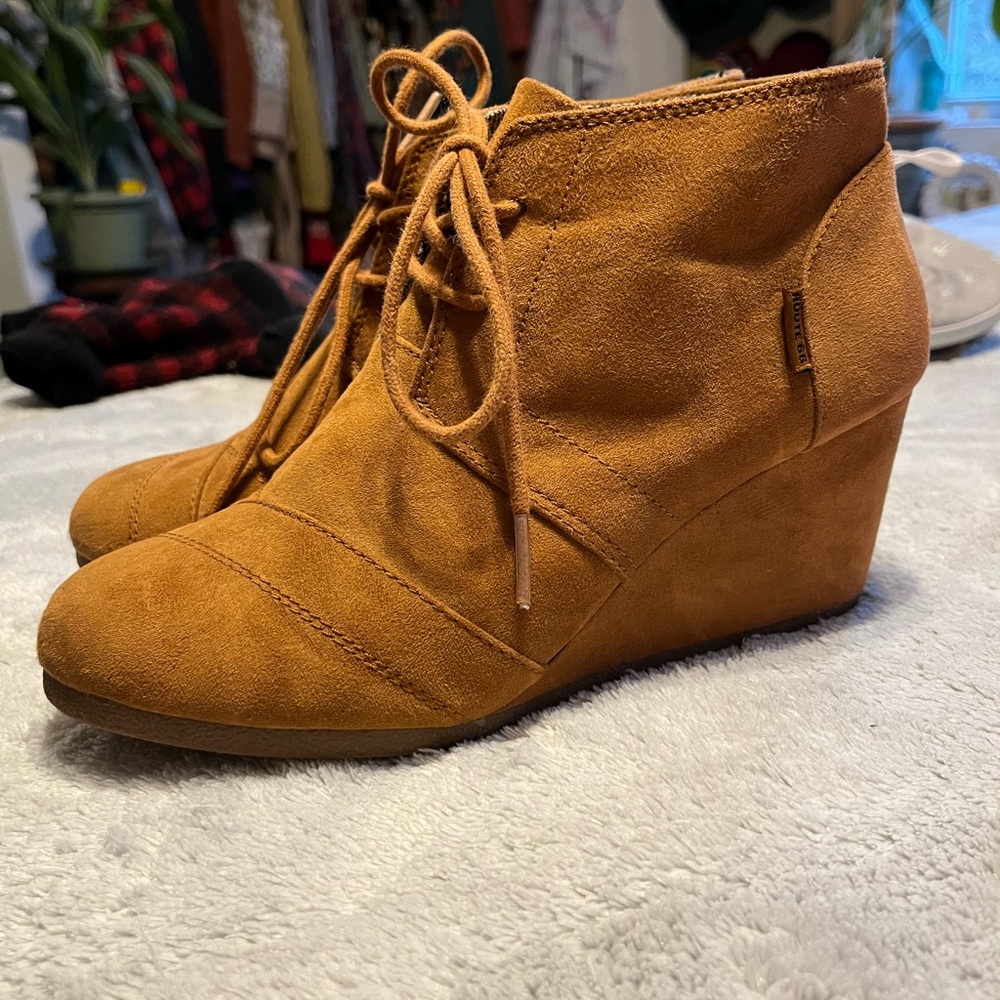 Wedge booties